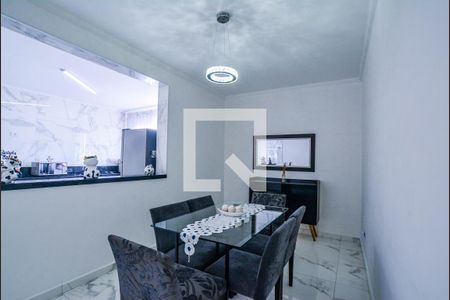 Casa à venda com 342m², 4 quartos e 2 vagas Casa à venda com 342m², 4 quartos e 2 vagasSala de Jantar