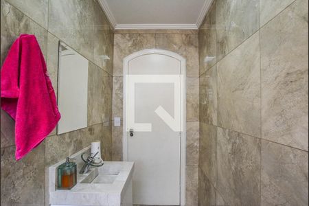 Casa à venda com 342m², 4 quartos e 2 vagas Casa à venda com 342m², 4 quartos e 2 vagasBanheiro Social