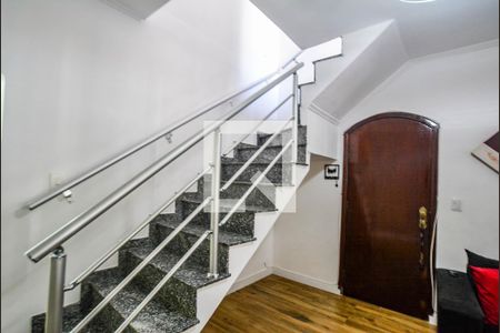 Escada de casa à venda com 4 quartos, 342m² em Jardim das Maravilhas, Santo André