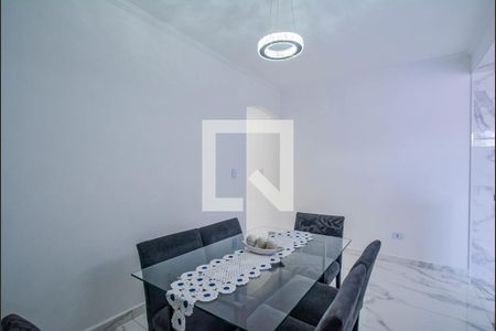 Casa à venda com 342m², 4 quartos e 2 vagas Casa à venda com 342m², 4 quartos e 2 vagasSala de Jantar