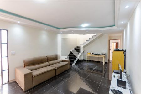 Sala de casa para alugar com 4 quartos, 200m² em Vila Cavaton, São Paulo