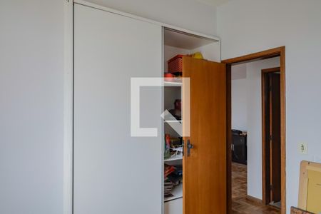 Quarto de apartamento à venda com 3 quartos, 80m² em Sagrada Família, Belo Horizonte