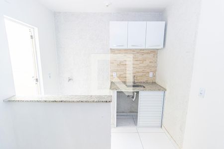 Cozinha de apartamento para alugar com 1 quarto, 25m² em Cordovil, Rio de Janeiro