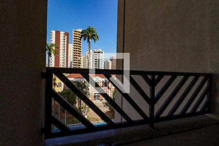Vista sala de apartamento para alugar com 2 quartos, 66m² em Centro, Ribeirão Preto