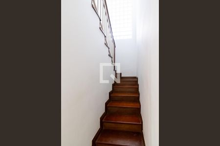 Escadas de casa à venda com 4 quartos, 289m² em Cidade Vargas, São Paulo