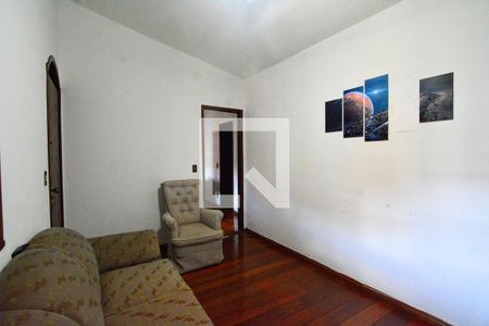 Sala 1 de casa à venda com 3 quartos, 400m² em Conjunto Califórnia, Belo Horizonte