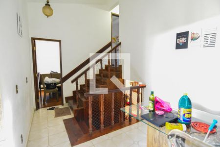 Sala 3 de casa à venda com 3 quartos, 400m² em Conjunto Califórnia, Belo Horizonte
