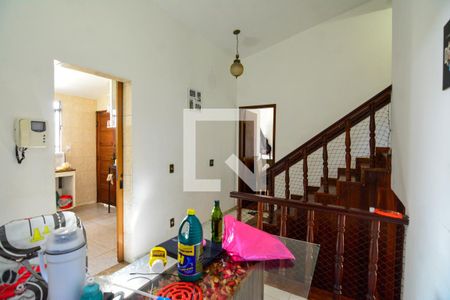 Sala 3 de casa à venda com 3 quartos, 400m² em Conjunto Califórnia, Belo Horizonte