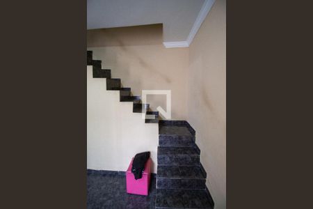 Sala / Escada de casa para alugar com 3 quartos, 80m² em Vila Leite, Ferraz de Vasconcelos