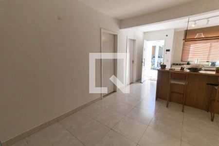 Sala de casa de condomínio para alugar com 2 quartos, 60m² em Piratininga, Niterói