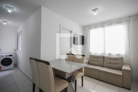 Sala de apartamento para alugar com 2 quartos, 36m² em Paraisópolis, São Paulo