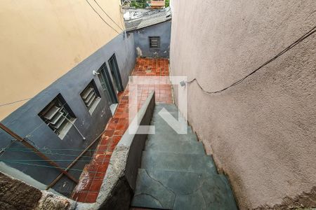 Escada Quintal de casa à venda com 6 quartos, 240m² em Vila Dom Pedro I, São Paulo