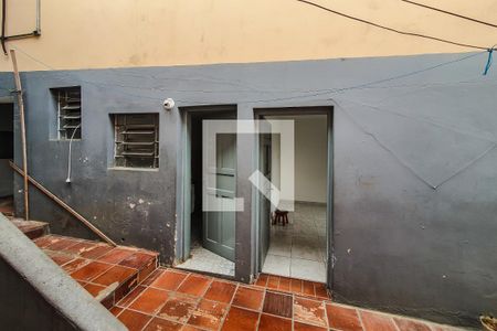 Quintal de casa à venda com 6 quartos, 240m² em Vila Dom Pedro I, São Paulo