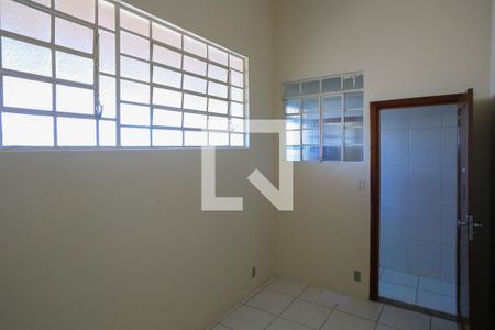 Quarto de kitnet/studio para alugar com 2 quartos, 60m² em Floresta, Belo Horizonte