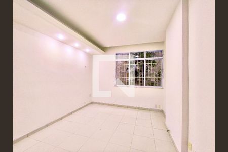 Apartamento para alugar com 71m², 2 quartos e sem vagaSala