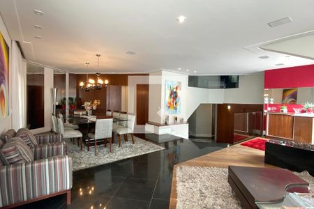 Casa de condomínio à venda com 3500m², 4 quartos e 16 vagasSala