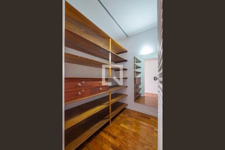 Suíte - Closet de apartamento para alugar com 3 quartos, 226m² em Jardim Paulista, São Paulo