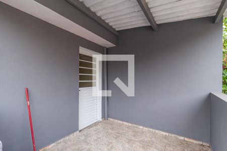 Sacada de casa para alugar com 3 quartos, 90m² em Vila Santa Terezinha, Carapicuíba