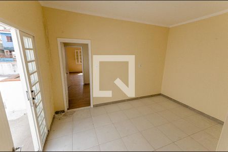 Sala de casa para alugar com 2 quartos, 79m² em Piqueri, São Paulo