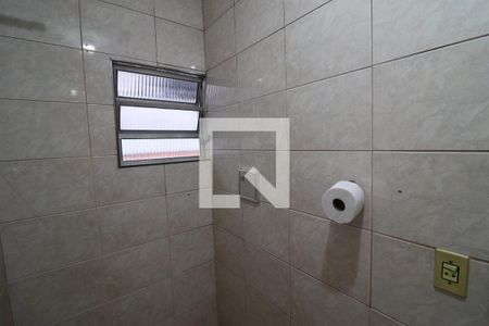Banheiro de casa para alugar com 1 quarto, 30m² em Jardim Centenário, São Paulo