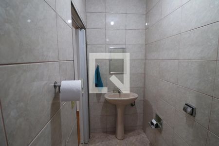 Banheiro de casa para alugar com 1 quarto, 30m² em Jardim Centenário, São Paulo