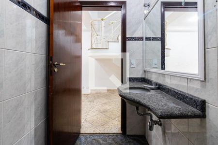 Banheiro de casa à venda com 4 quartos, 200m² em Chácara Santo Antônio (zona Leste), São Paulo
