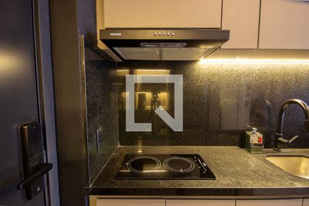 Detalhe da cozinha de kitnet/studio para alugar com 1 quarto, 27m² em Itaim Bibi, São Paulo