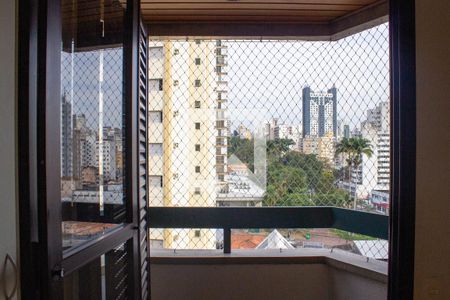 Vista da Sacada da Suíte de apartamento à venda com 2 quartos, 77m² em Cambuí , Campinas