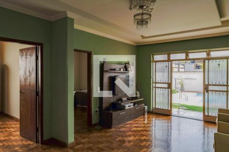 Sala de casa para alugar com 4 quartos, 320m² em Pompéia, Belo Horizonte