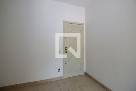 Entrada de apartamento à venda com 2 quartos, 68m² em Grajau, Rio de Janeiro