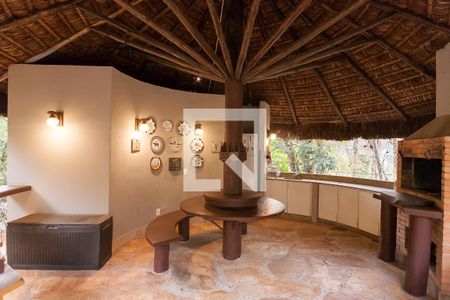 Casa de condomínio à venda com 420m², 5 quartos e 4 vagas Casa de condomínio à venda com 420m², 5 quartos e 4 vagasChurrasqueira