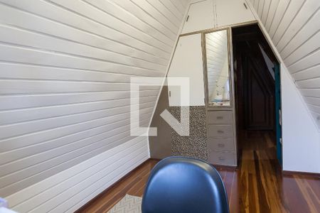 Casa de condomínio à venda com 420m², 5 quartos e 4 vagas Casa de condomínio à venda com 420m², 5 quartos e 4 vagasQuarto 3