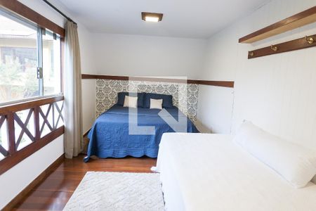 Casa de condomínio à venda com 420m², 5 quartos e 4 vagas Casa de condomínio à venda com 420m², 5 quartos e 4 vagasQuarto 1