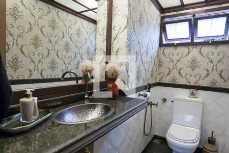 Casa de condomínio à venda com 420m², 5 quartos e 4 vagas Casa de condomínio à venda com 420m², 5 quartos e 4 vagasLavabo 2