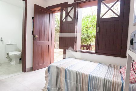 Casa de condomínio à venda com 420m², 5 quartos e 4 vagas Casa de condomínio à venda com 420m², 5 quartos e 4 vagasQuarto de serviço