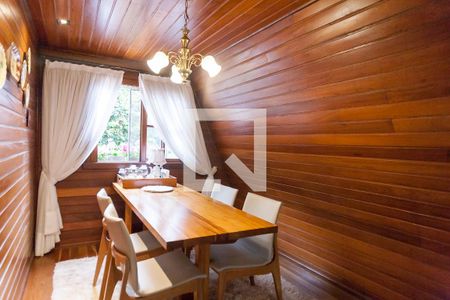 Casa de condomínio à venda com 420m², 5 quartos e 4 vagas Casa de condomínio à venda com 420m², 5 quartos e 4 vagasSala de Jantar 2