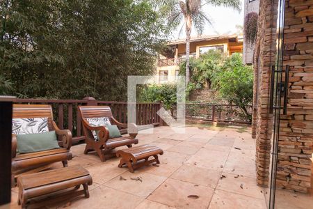 Casa de condomínio à venda com 420m², 5 quartos e 4 vagas Casa de condomínio à venda com 420m², 5 quartos e 4 vagasVaranda gourmet