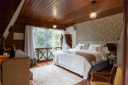 Casa de condomínio à venda com 420m², 5 quartos e 4 vagas Casa de condomínio à venda com 420m², 5 quartos e 4 vagasSuite master