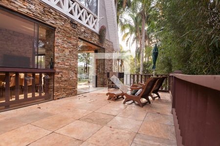 Casa de condomínio à venda com 420m², 5 quartos e 4 vagas Casa de condomínio à venda com 420m², 5 quartos e 4 vagasVaranda gourmet