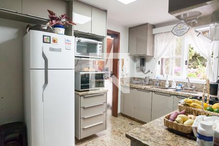 Casa de condomínio à venda com 420m², 5 quartos e 4 vagas Casa de condomínio à venda com 420m², 5 quartos e 4 vagasCozinha