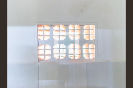 Banheiro de kitnet/studio para alugar com 1 quarto, 100m² em Vila Bertioga, São Paulo