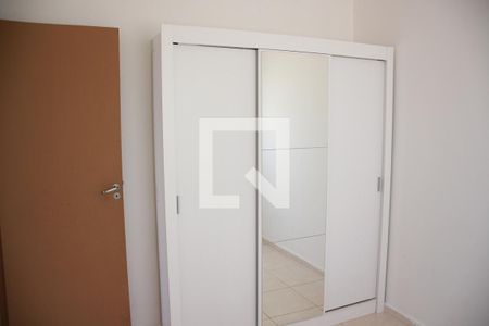 Quarto 1 de apartamento para alugar com 2 quartos, 45m² em Shopping Park, Uberlândia