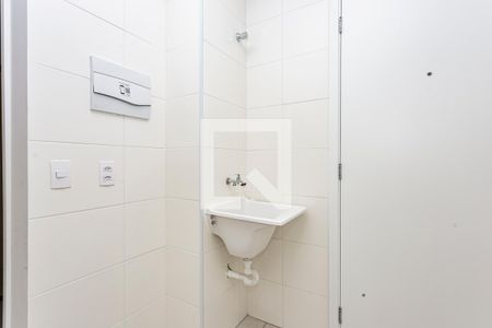 Sala/Cozinha de apartamento para alugar com 2 quartos, 32m² em Parque Fongaro, São Paulo