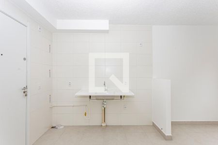 Sala/Cozinha de apartamento para alugar com 2 quartos, 32m² em Parque Fongaro, São Paulo