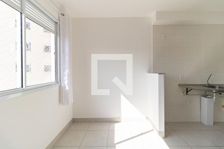 Sala de apartamento para alugar com 2 quartos, 32m² em Parque Fongaro, São Paulo