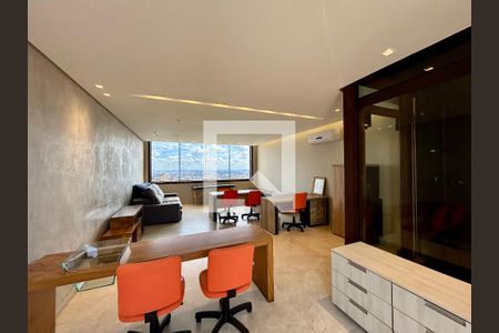 Casa à venda com 593m², 6 quartos e 6 vagas Casa à venda com 593m², 6 quartos e 6 vagasQuarto 4