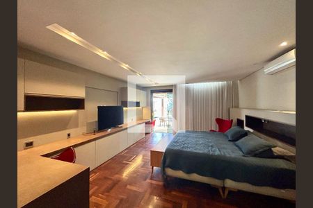 Casa à venda com 593m², 6 quartos e 6 vagas Casa à venda com 593m², 6 quartos e 6 vagasQuarto 2