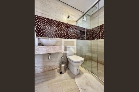 Casa à venda com 593m², 6 quartos e 6 vagas Casa à venda com 593m², 6 quartos e 6 vagasBanheiro