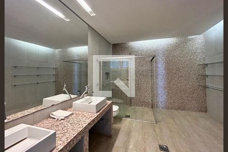 Casa à venda com 593m², 6 quartos e 6 vagas Casa à venda com 593m², 6 quartos e 6 vagasBanheiro