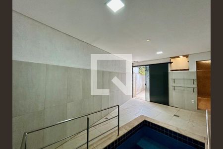 Casa à venda com 593m², 6 quartos e 6 vagas Casa à venda com 593m², 6 quartos e 6 vagasQuarto 3